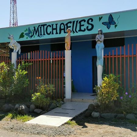 Cabinas Mitchaelle'S Puerto Viejo de Talamanca Exterior photo