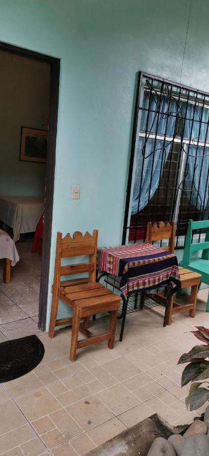 Cabinas Mitchaelle'S Puerto Viejo de Talamanca Exterior photo