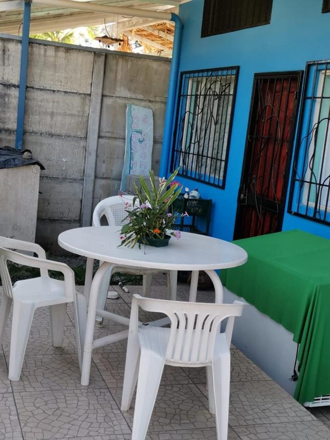 Cabinas Mitchaelle'S Puerto Viejo de Talamanca Exterior photo