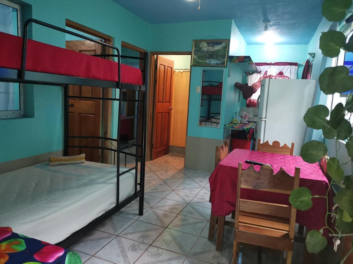 Cabinas Mitchaelle'S Puerto Viejo de Talamanca Exterior photo