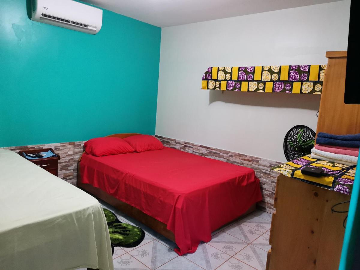 Cabinas Mitchaelle'S Puerto Viejo de Talamanca Exterior photo