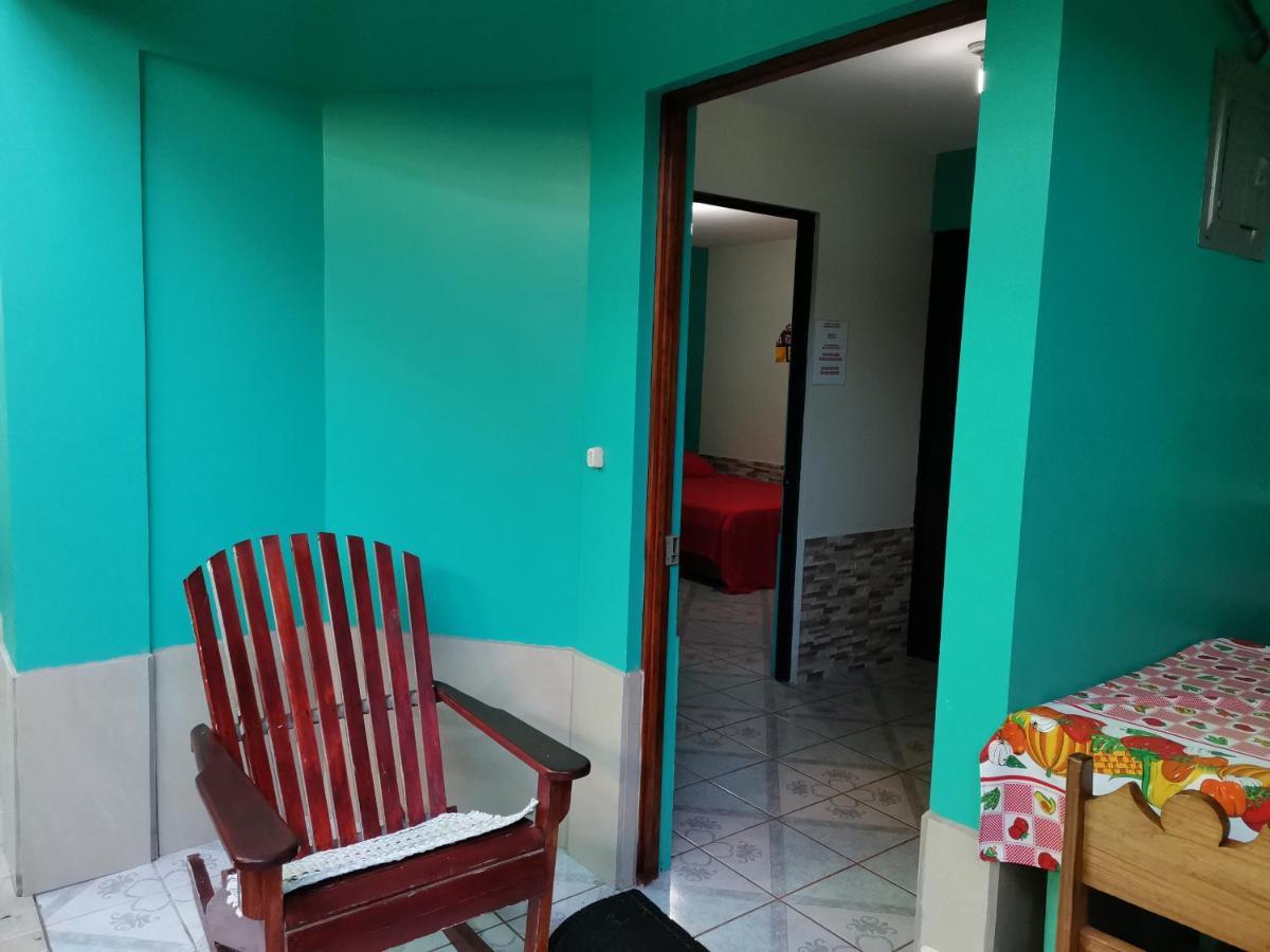 Cabinas Mitchaelle'S Puerto Viejo de Talamanca Exterior photo